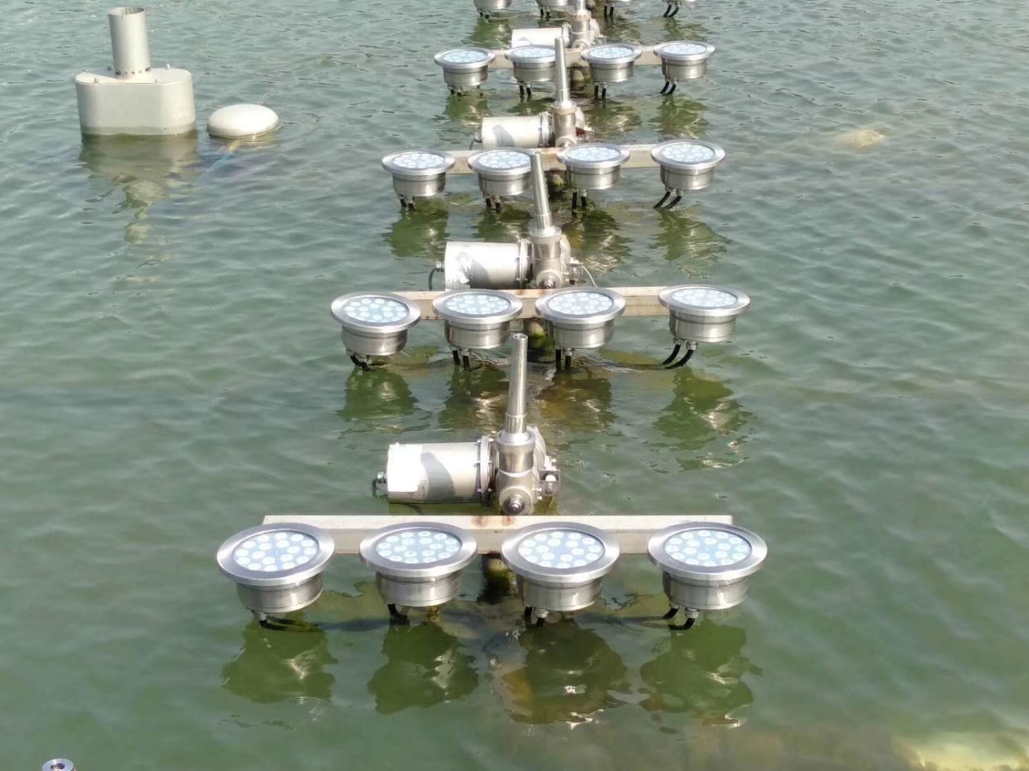 不銹鋼音樂(lè)噴泉設(shè)備